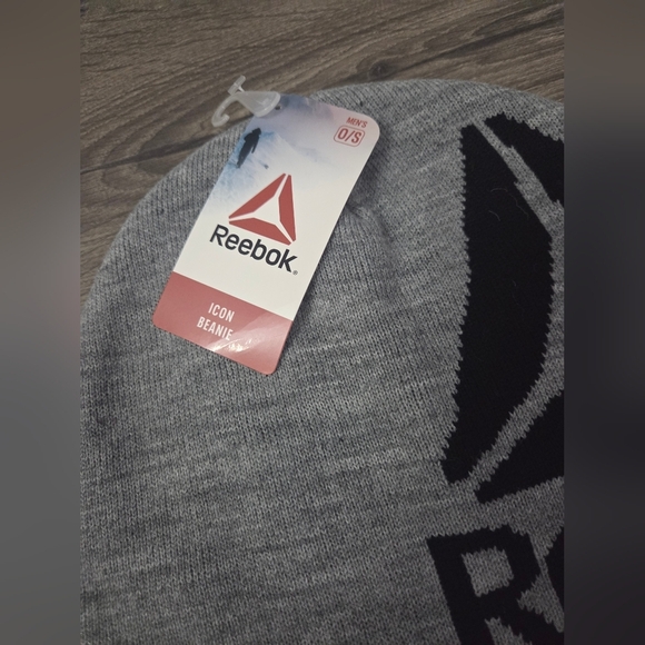 Reebook Mens Icon Knit Beanie NWT - Picture 2 of 4